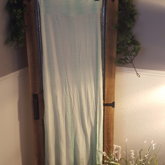 Long mint green tye dye maxi skirt - Picture 3 of 3